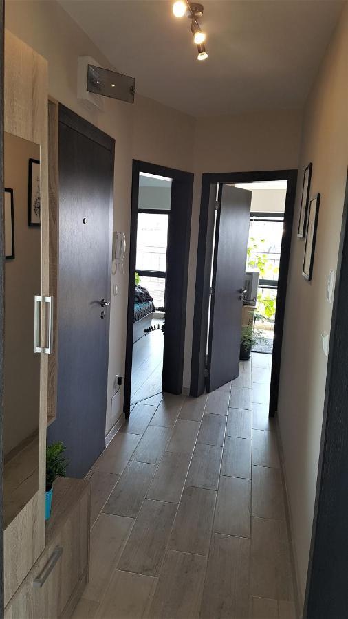 Azzurro-Top Floor Apartment In Quiet Neighborhood, Free Private Parking ヴァルナ エクステリア 写真